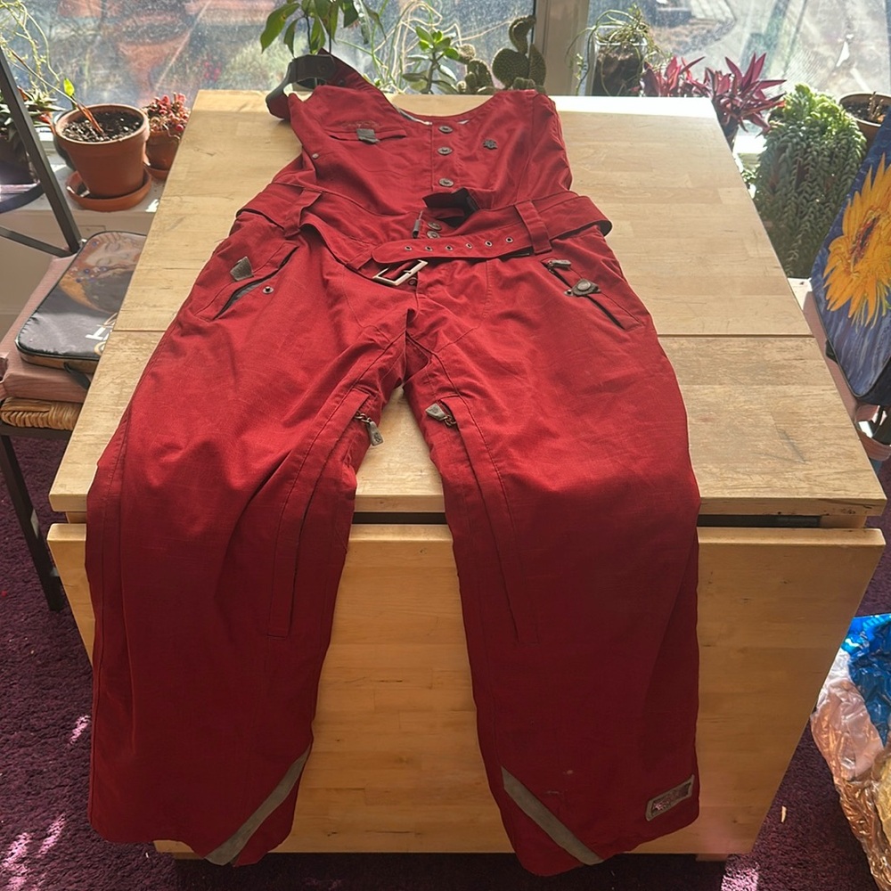 Snow pants with bib